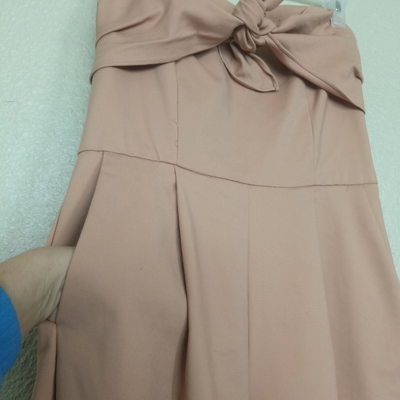 Gianni Bini sleeveless low-cut jumpsuit size M bow design front pockets on the s - Picture 14 of 16